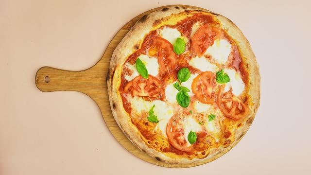 italienpizza-caprese-v